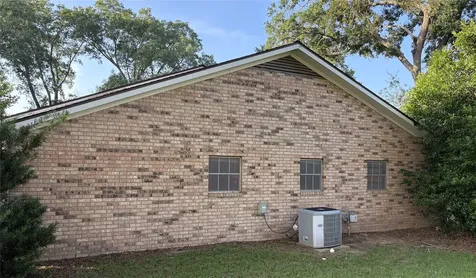 677 N Fowlkes Street Sealy TX 77474