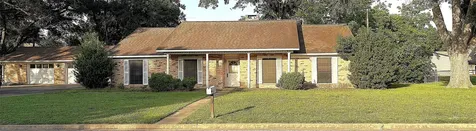 677 N Fowlkes Street Sealy TX 77474