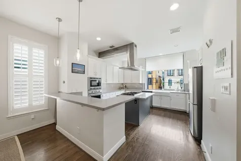 516 Asbury Street Houston TX 77007