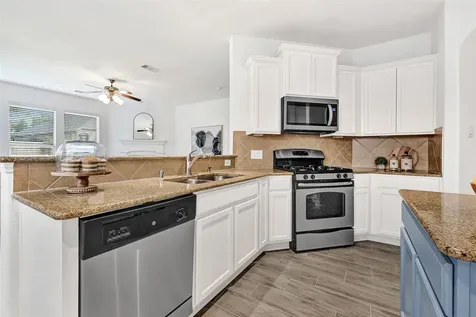 31 Hearthwick Road Tomball TX 77375
