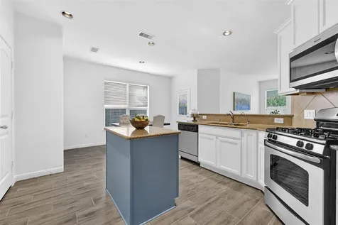 31 Hearthwick Road Tomball TX 77375