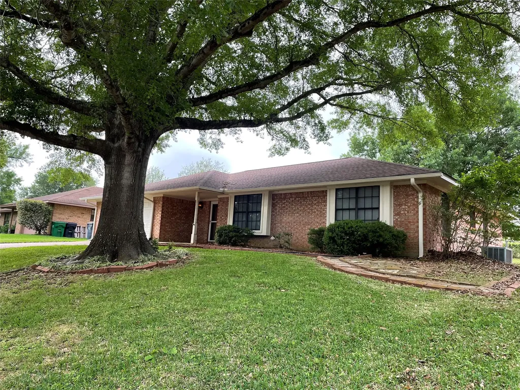 1304 Allison Street Brenham TX 77833