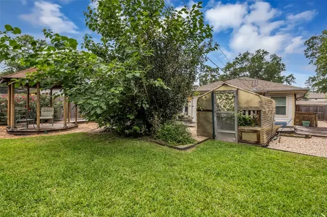 1427 Cheshire Lane Houston TX 77018