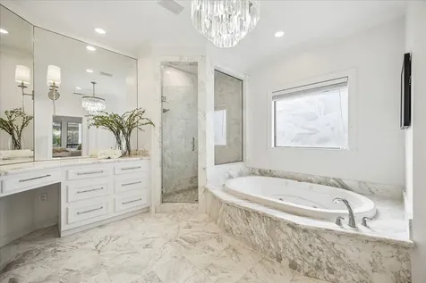 4614 Spruce Street Bellaire TX 77401