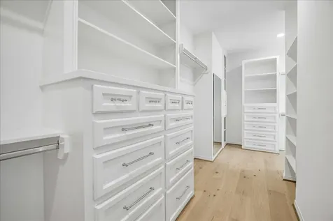 4614 Spruce Street Bellaire TX 77401