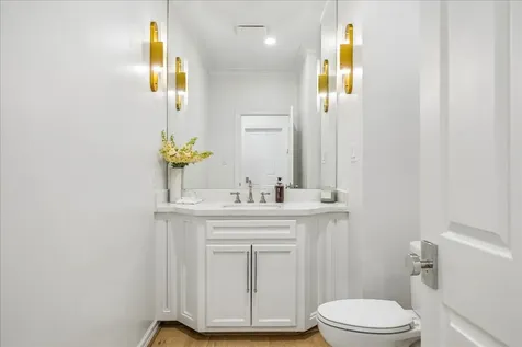 4614 Spruce Street Bellaire TX 77401