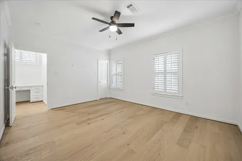 4614 Spruce Street Bellaire TX 77401