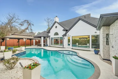 4614 Spruce Street Bellaire TX 77401