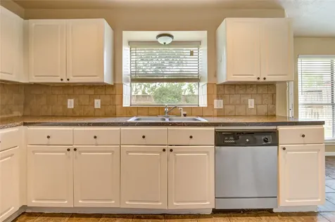 138 W New Meadows Drive Sugar Land TX 77479