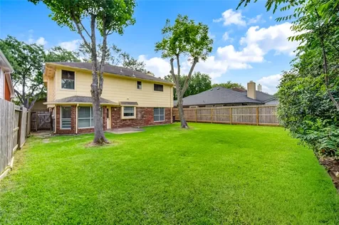 138 W New Meadows Drive Sugar Land TX 77479