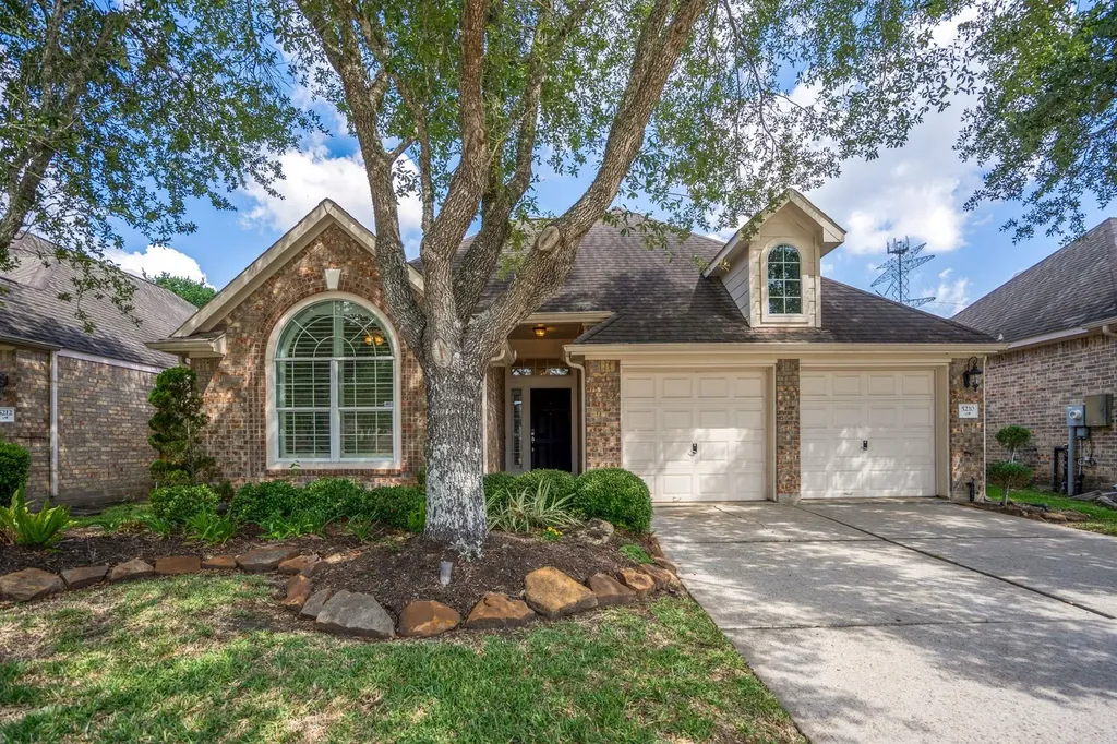 5210 Cottonwood Creek Lane League City TX 77573