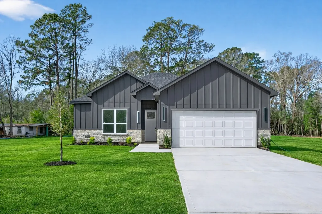265 County Road 3376 Cleveland TX 77327