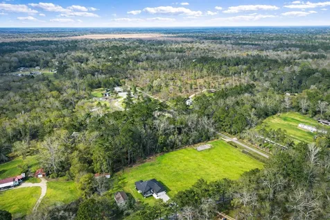 265 County Road 3376 Cleveland TX 77327