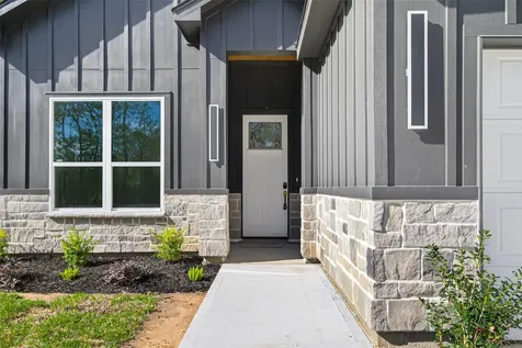 265 County Road 3376 Cleveland TX 77327