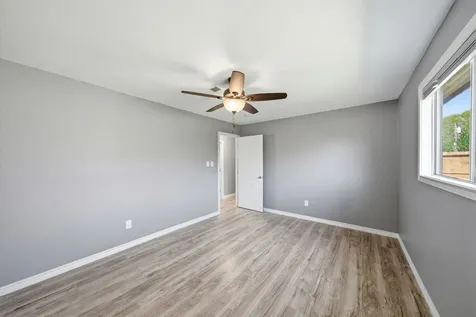 4803 28th Street E Dickinson TX 77539