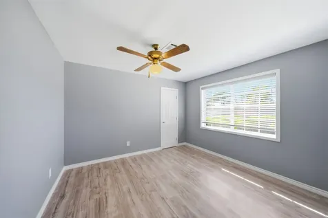 4803 28th Street E Dickinson TX 77539