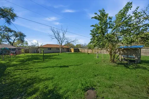 4803 28th Street E Dickinson TX 77539