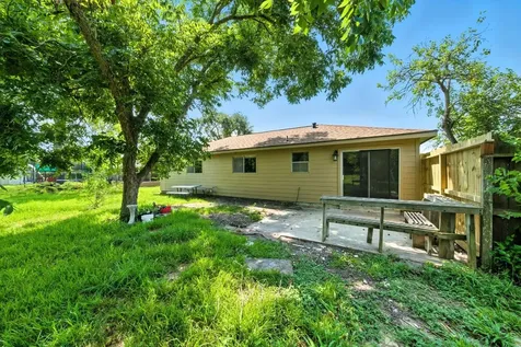 4803 28th Street E Dickinson TX 77539