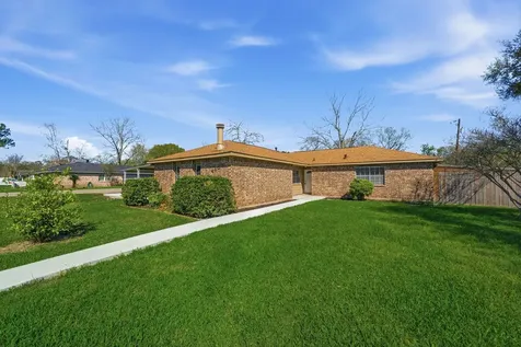 4803 28th Street E Dickinson TX 77539