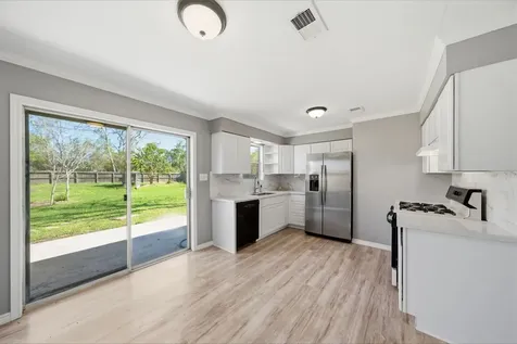 4803 28th Street E Dickinson TX 77539