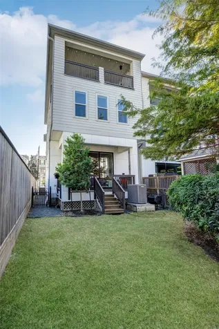 1223 W 15th 1/2 Street Houston TX 77008
