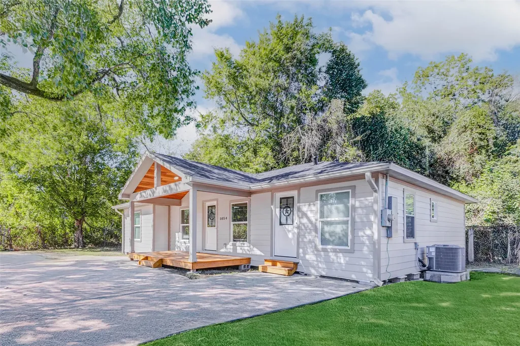 1054 Dewalt Street Houston TX 77088