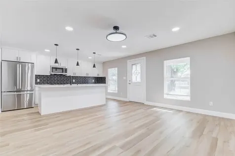 1054 Dewalt Street Houston TX 77088