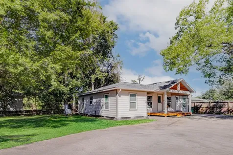 1054 Dewalt Street Houston TX 77088