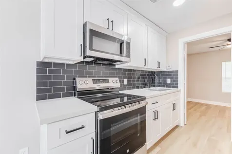 1054 Dewalt Street Houston TX 77088