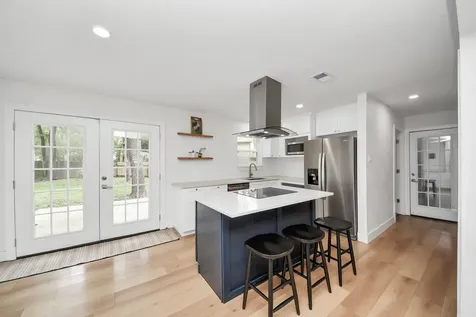 6 Yewleaf Court The Woodlands TX 77381