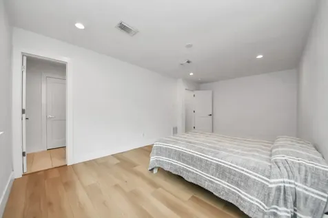 6 Yewleaf Court The Woodlands TX 77381