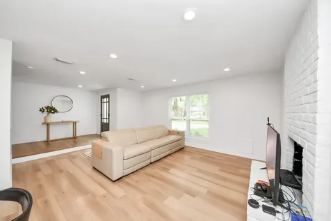 6 Yewleaf Court The Woodlands TX 77381