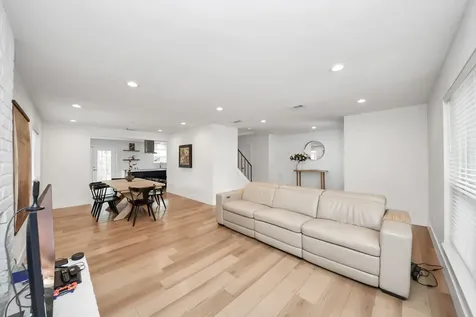 6 Yewleaf Court The Woodlands TX 77381