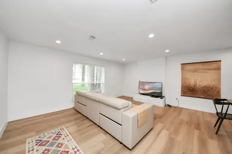 6 Yewleaf Court The Woodlands TX 77381