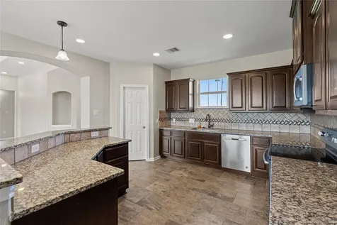 10015 S Redfish Drive Hitchcock TX 77563