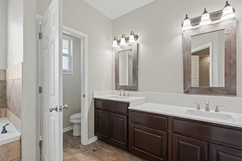 10015 S Redfish Drive Hitchcock TX 77563