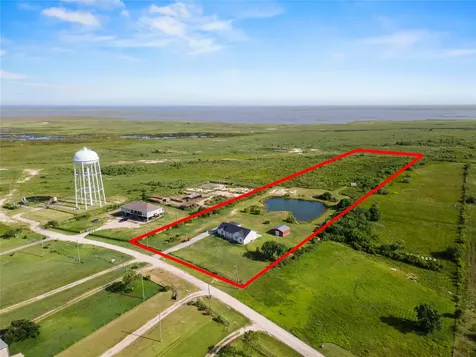 10015 S Redfish Drive Hitchcock TX 77563