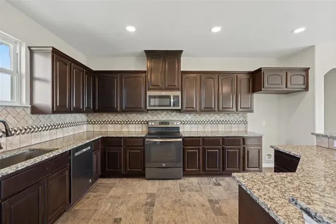 10015 S Redfish Drive Hitchcock TX 77563