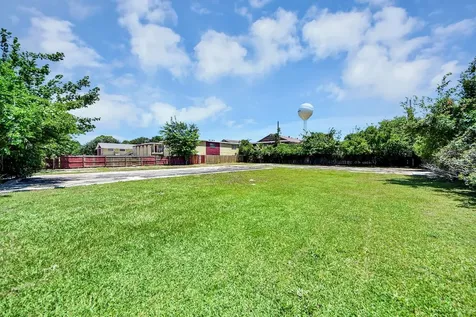 3031 Highway 146 La Porte TX 77571