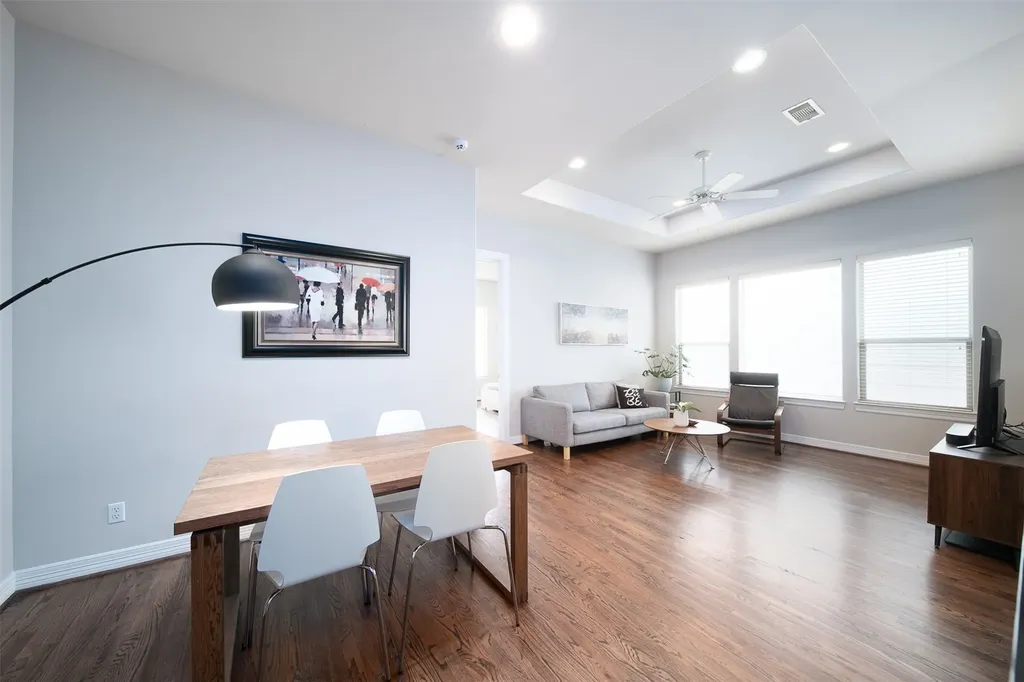 3848 Center Street Houston TX 77007