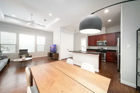 3848 Center Street Houston TX 77007