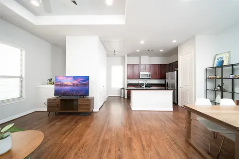 3848 Center Street Houston TX 77007