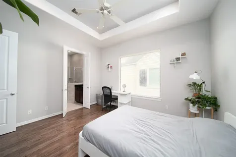 3848 Center Street Houston TX 77007