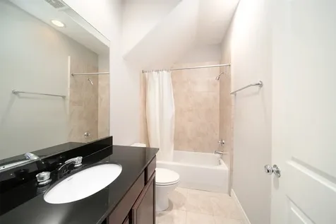 3848 Center Street Houston TX 77007