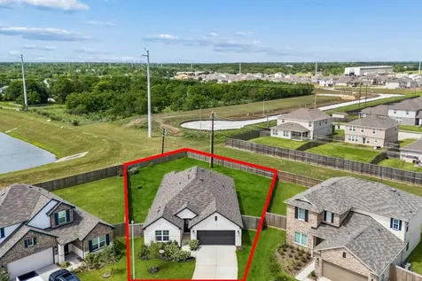 4989 Perennial Lane La Marque TX 77568