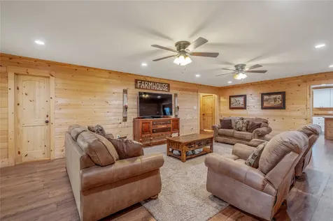 6751 - B Cr 4710 Larue TX 75770
