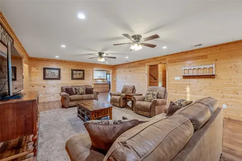 6751 - B Cr 4710 Larue TX 75770