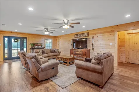 6751 - B Cr 4710 Larue TX 75770