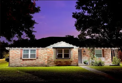 1226 Ave H Danbury TX 77534