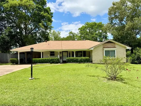 208 Robinhood Circle Crockett TX 75835